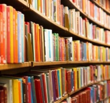 Meine Schwerpunkte liegen in IT-Sicherheitsfragen, Datenschutz und "Künstliche Intelligenz" in Zusammenhang mit ethischen Fragen. Ganz aktuell halte ich Vorträge zu ChatGPT und Auswirkungen auf unser Zusammenleben. 